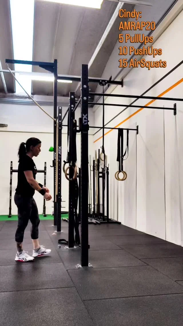 ...bleib bunter! Darum gab's heute mal diesen Klassiker - ganz ohne Hanteln. 🙃

Training für die allgemeine Fitness, darf und kann und ja soll sehr gern vielfältig sein. Schliesslich sollte man es regelmässig absolvieren, da hilft es schon wenn's Spass macht!

Achso ja, und damit hier auch noch ein paar Fachbegriffe reinkommen: Varianz erhöht meine Adhärenz signifikant! 😜☺️💪

#crossfit #workout #training #gymnastics #weightlifting #groedig #fitness #salzburg #getfit #krafttraining